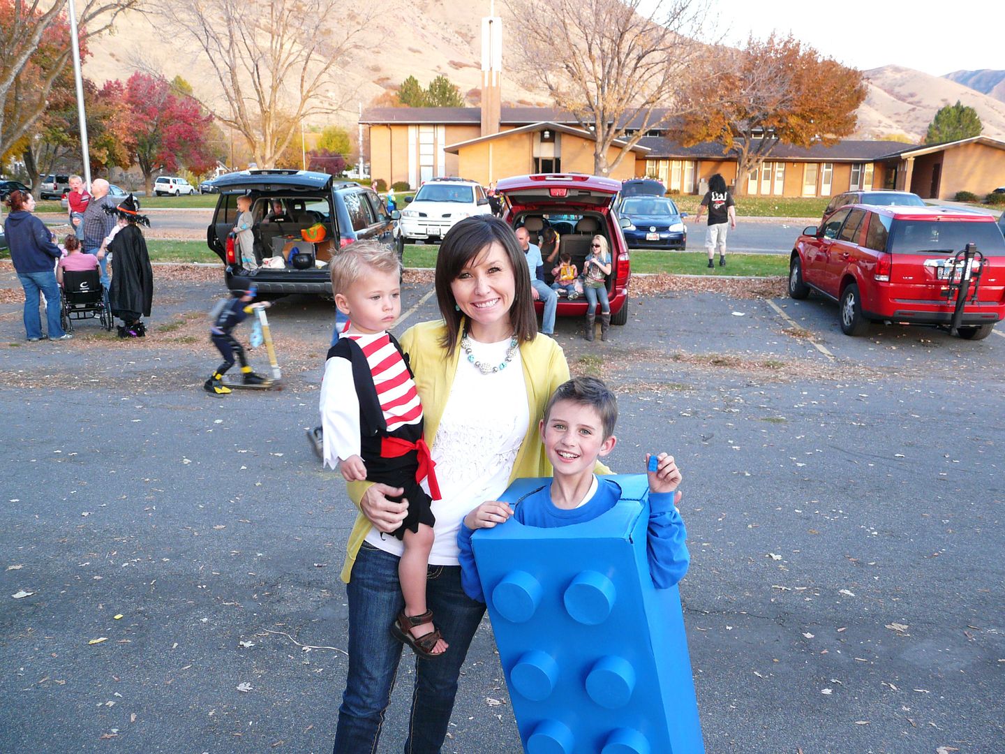 Since I was too disorganized to post in October, I just HAD to share this shot. I made that LEGO costume for Kort thinking that it would be the cheapest/easiest/cleverest Halloween costume ever! $40 dollars and 4 hours later, I realized that it was neither cheap nor easy. But he loved it so much that it made it all worth it... {almost}. And the grumpy pirate was a total bonus.