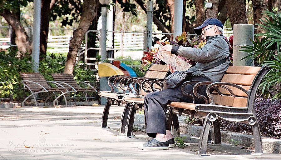 Mon - May 26, 2014 photo Old-man-reading-1_zps21ca387d.jpg