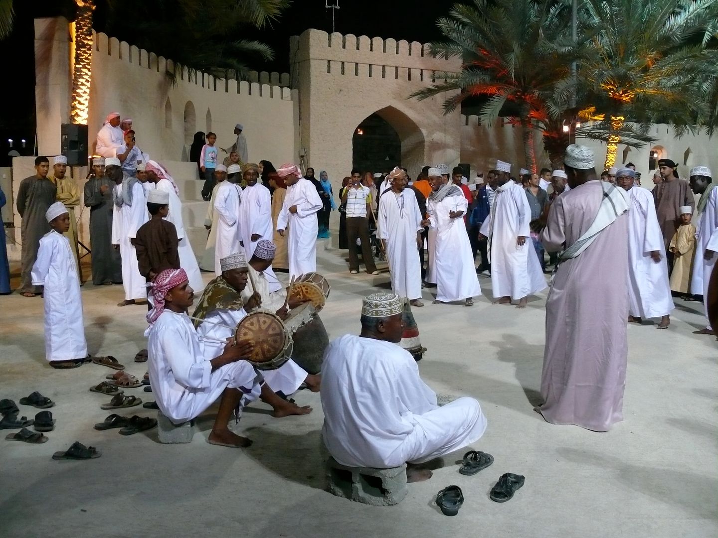 2012.02.21, Traditional singing and dancing (Muscat, Oman)