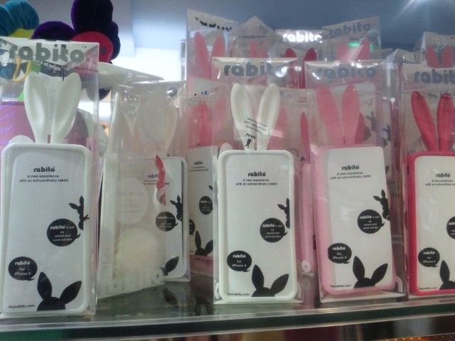9.28, I found the rabbit-shaped pretty iphone case!