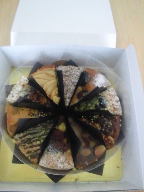 2.8, I bought ten different kinds of tart cake.