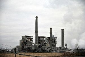 A coal-fired power plant in Fort Gibson, Okla. A case heard Wednesday was the latest challenge from industry groups to the Obama administration’s environmental agenda.